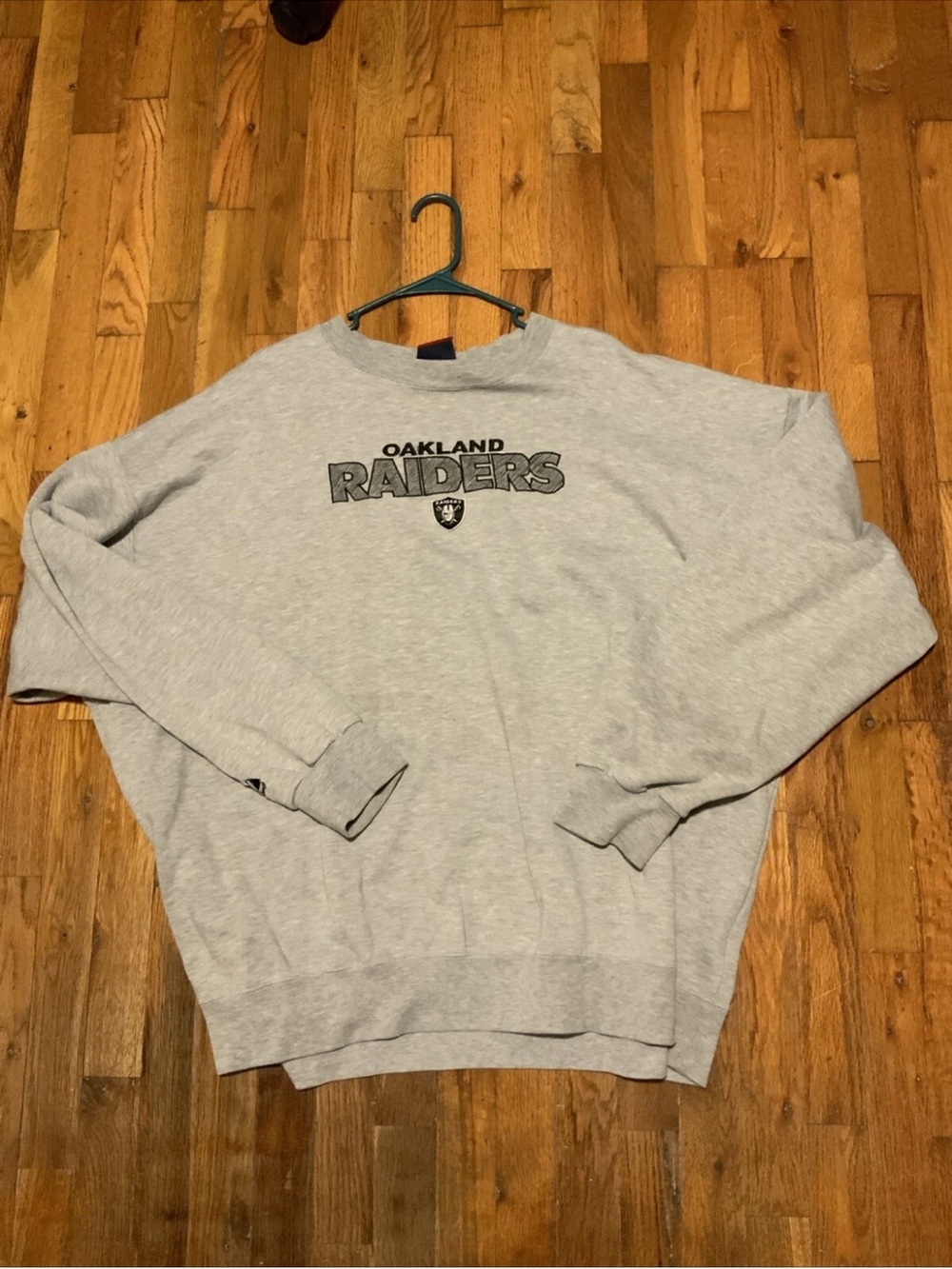 Majestic Oakland Raiders Light Gray Crewneck Sweatshirt